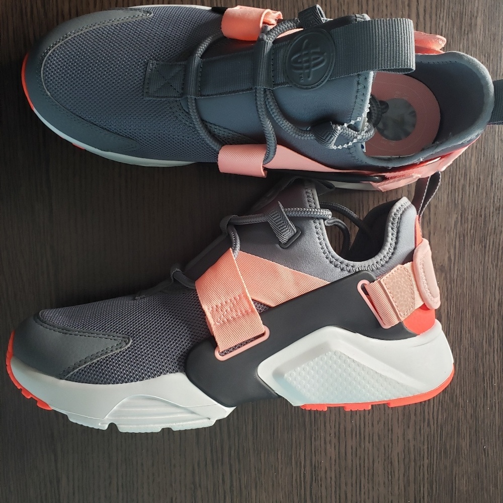 Nike Air Huraches - Picture 3 of 5